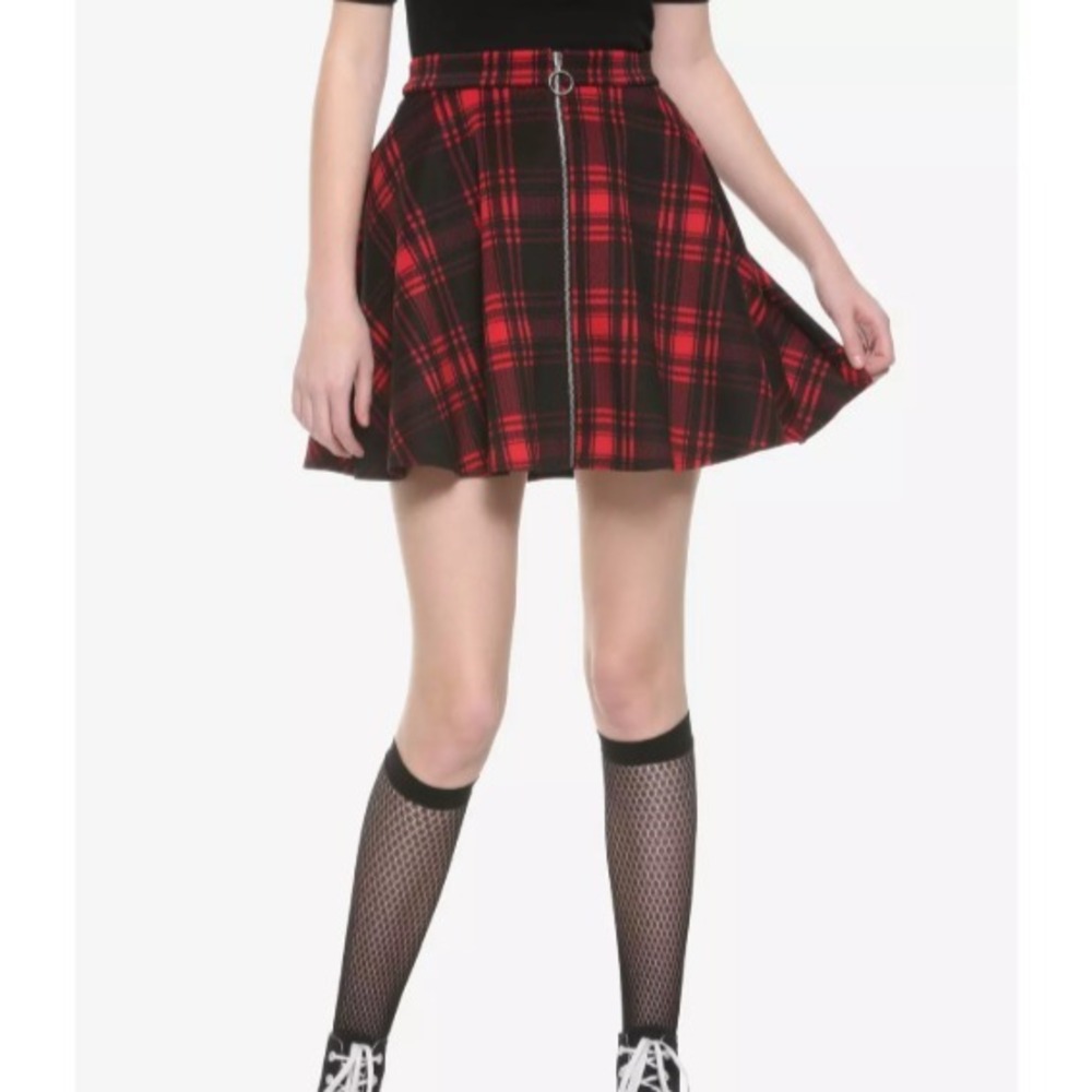 Hot Topic Skater Mini Skirt, Sz Jr. Medium, Red Black Plaid Zipper Pockets Punk